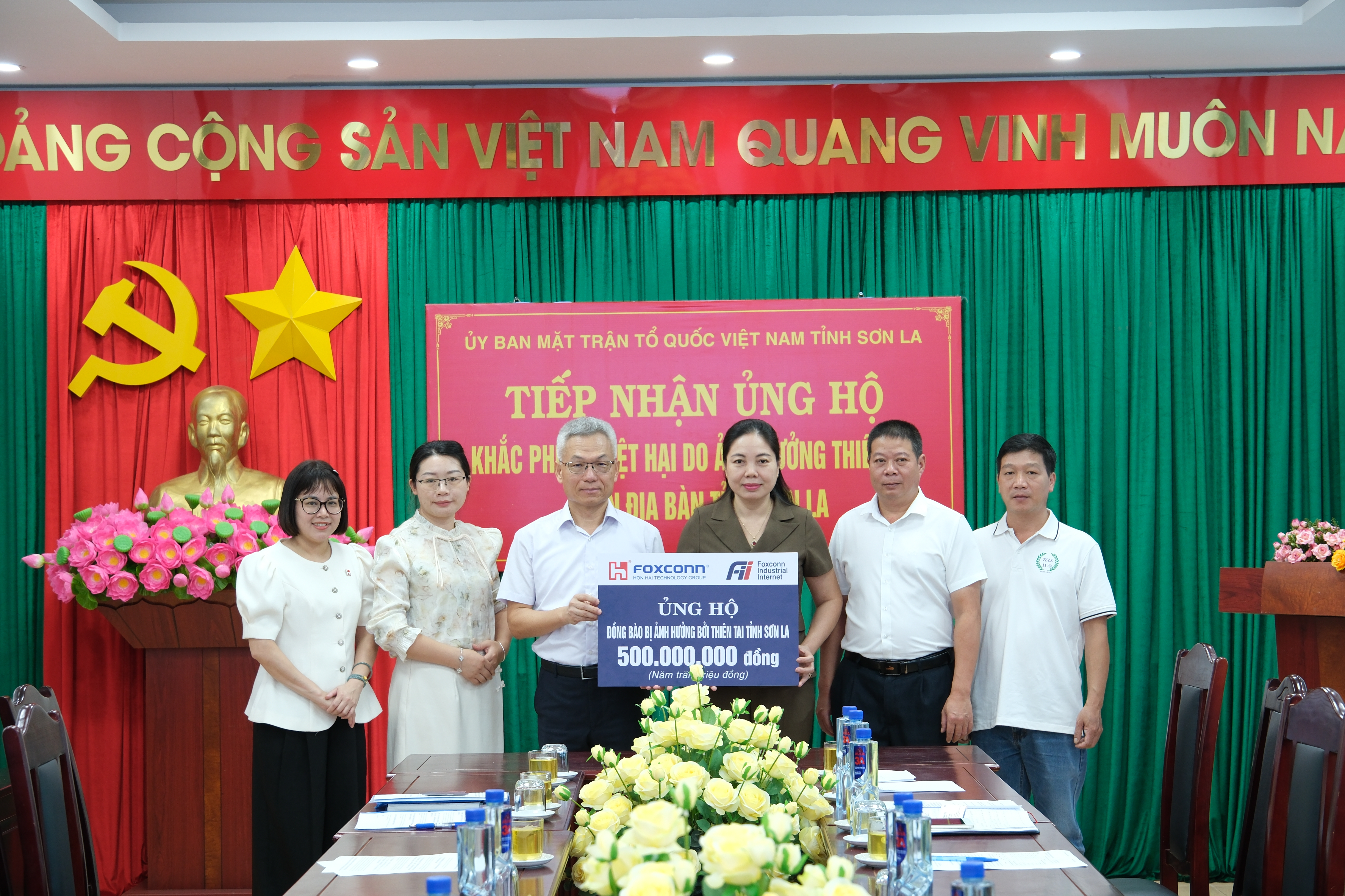 Chung tay sẻ chia, nghĩa tình hướng về Sơn La