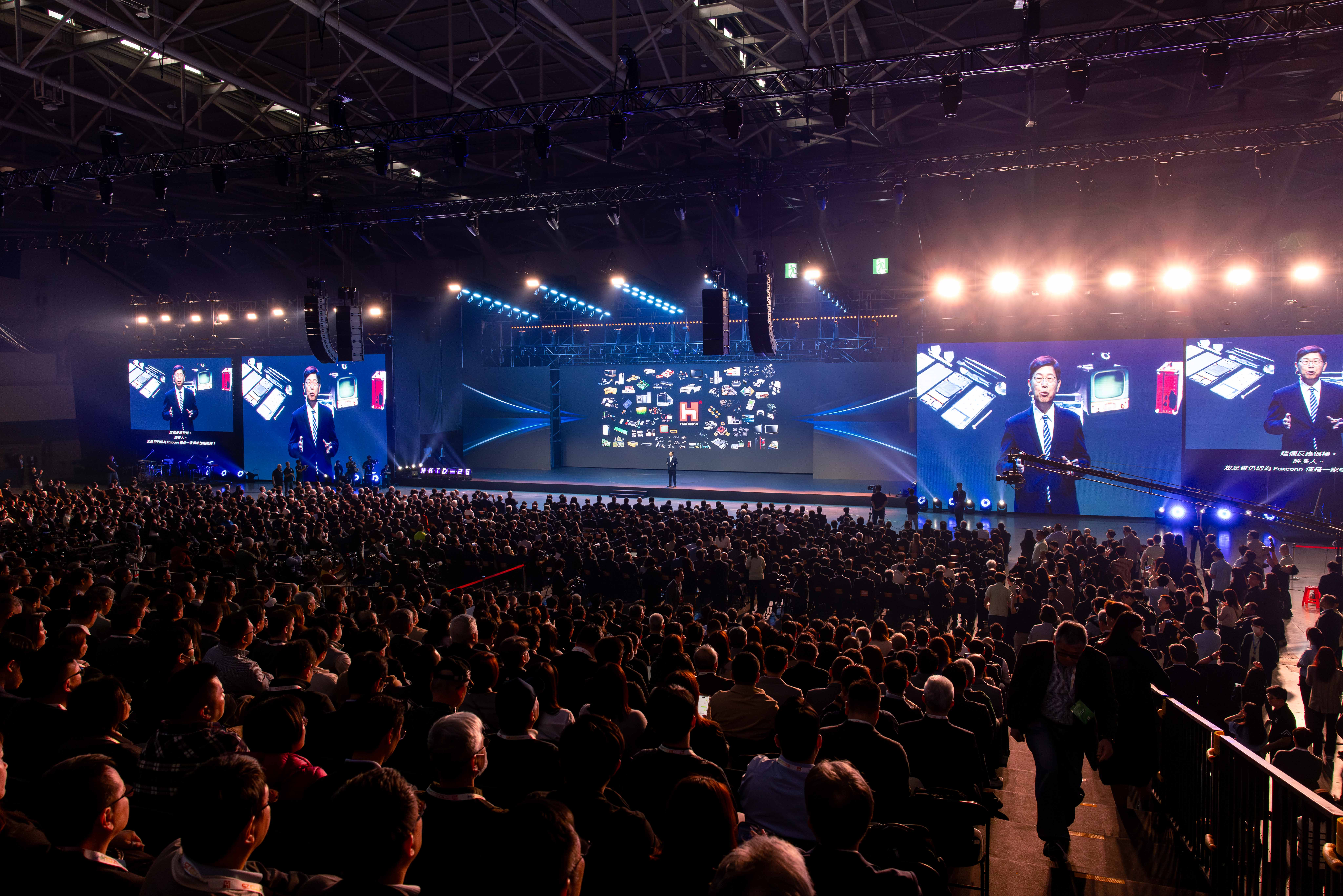 鸿海科技日2025隆重开幕 展现强大伙伴关系与垂直整合实力