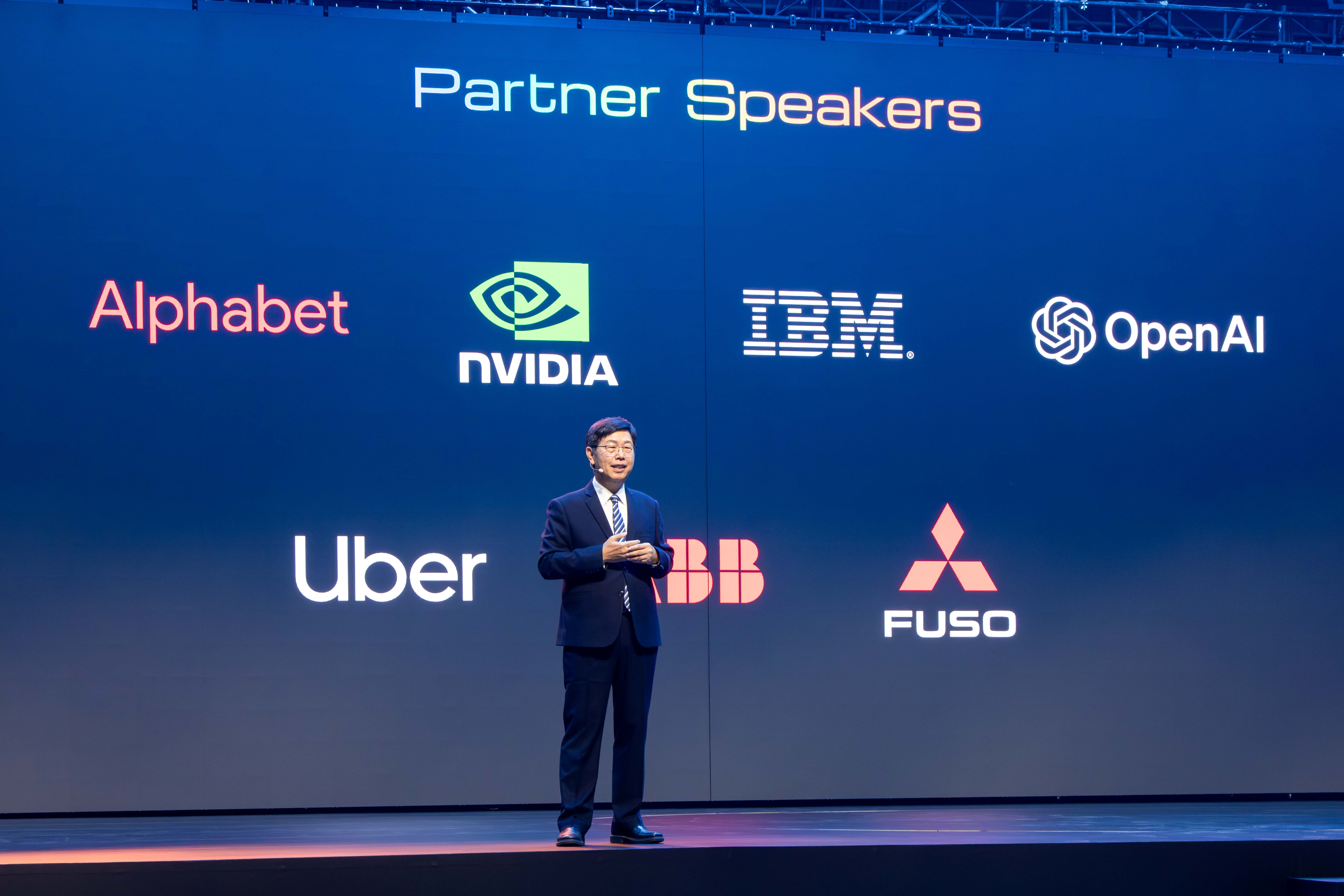 鴻海科技日展現強大夥伴關係與垂直整合實力