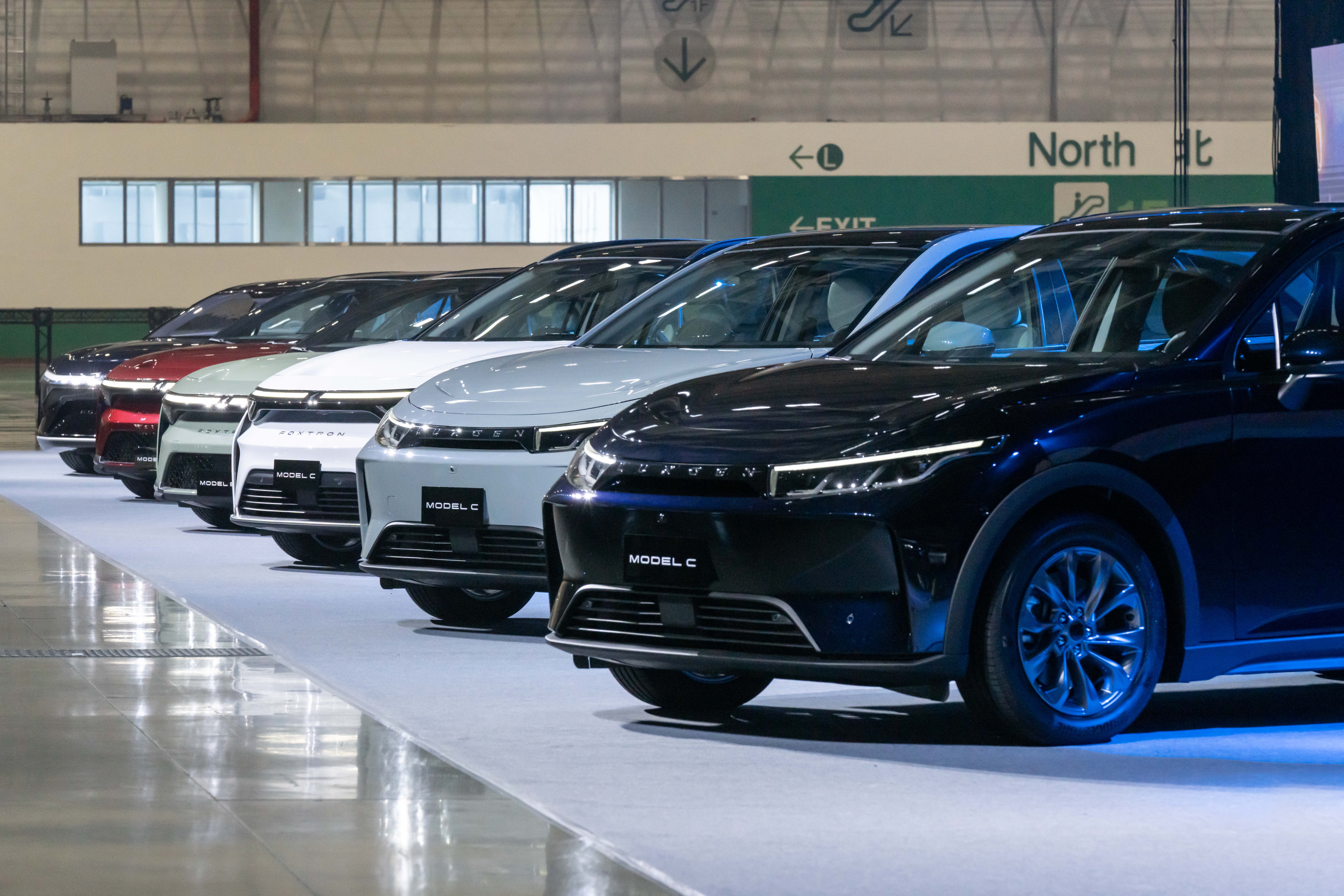 富士康展出新级距电动车MODEL D与MODEL U登场